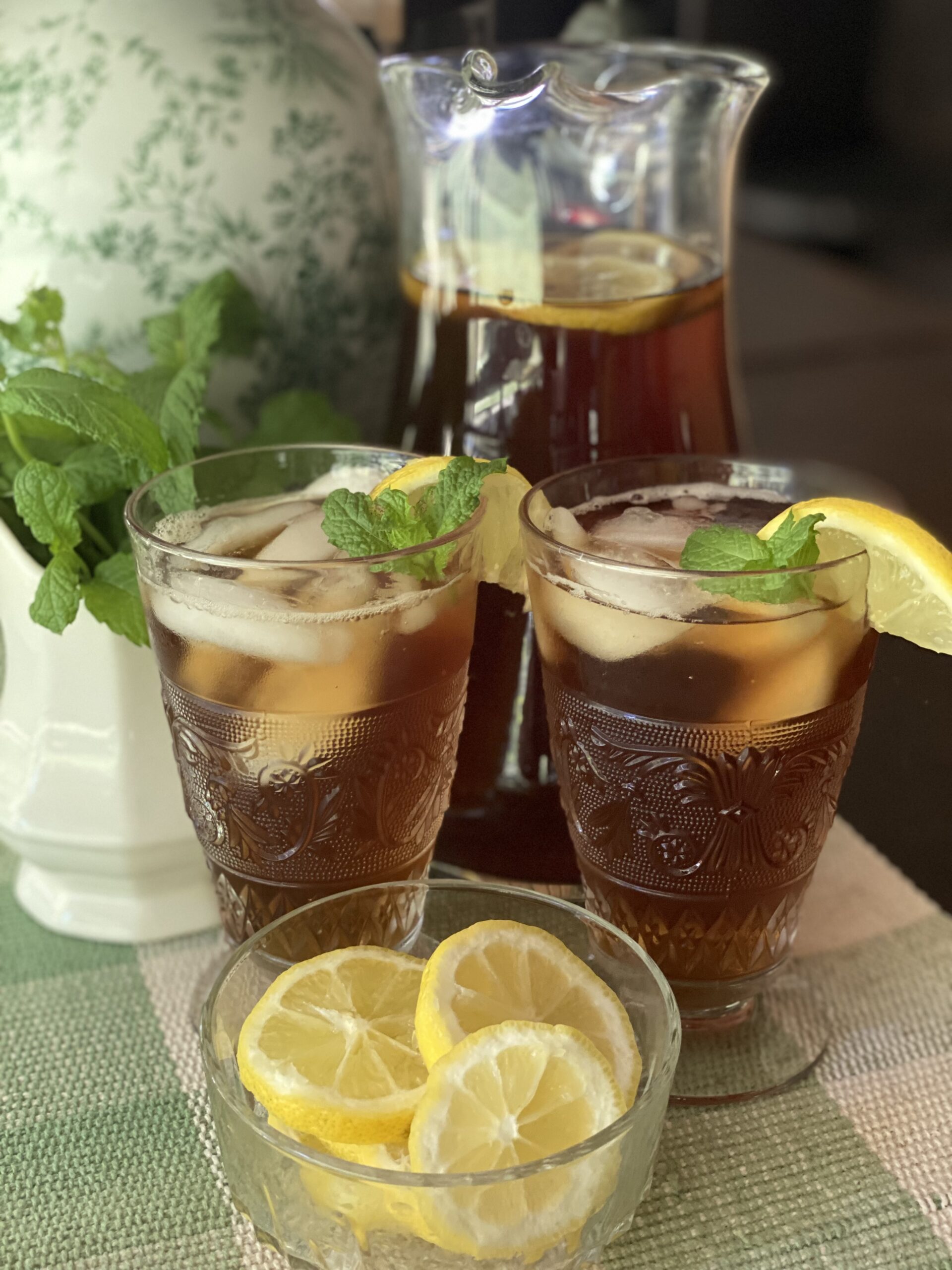 southern sweet tea pitcher and glasses for a southern tea party